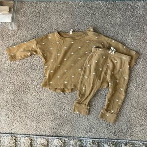 Quincy Mae set 6-12 months